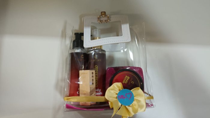 KIT CRISTAL BRANCO OBSESSÃO ( ESFOLIANTE + HIDRATANTE + BODY SPLASH )